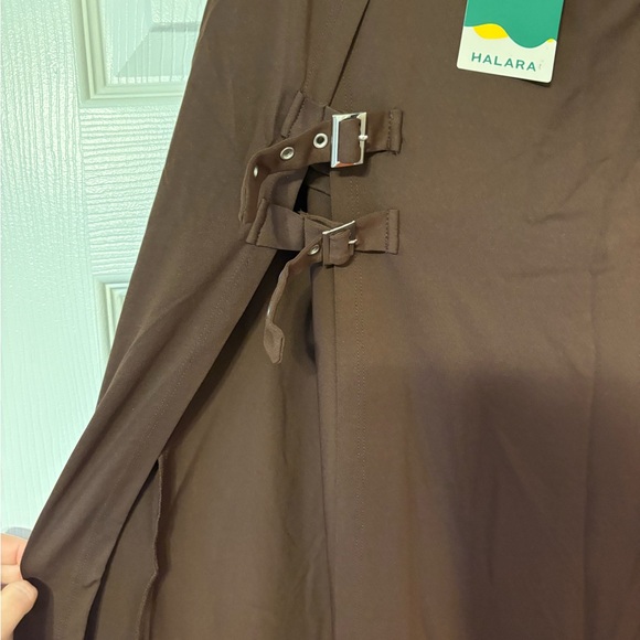 Brown Skirt by Halara - Picture 2 of 4